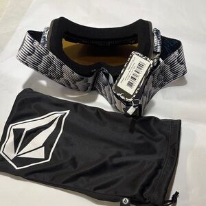 Volcom Goggles with Monochrome Strap